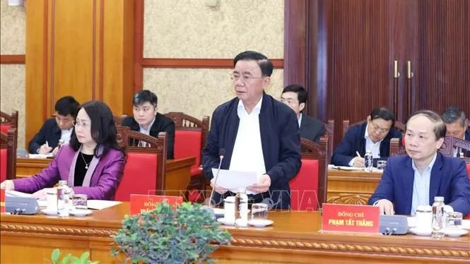 Đồng chí Trần Cẩm Tú, Ủy viên Bộ Chính trị, Thường trực Ban Bí thư, Trưởng Tiểu ban chủ trì hội nghị