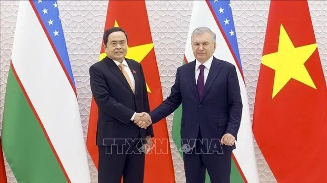 Chủ tịch Quốc hội Trần Thanh Mẫn hội kiến Tổng thống Uzbekistan Shavkat Mirziyoyev. Ảnh: Doãn Tấn/TTXVN