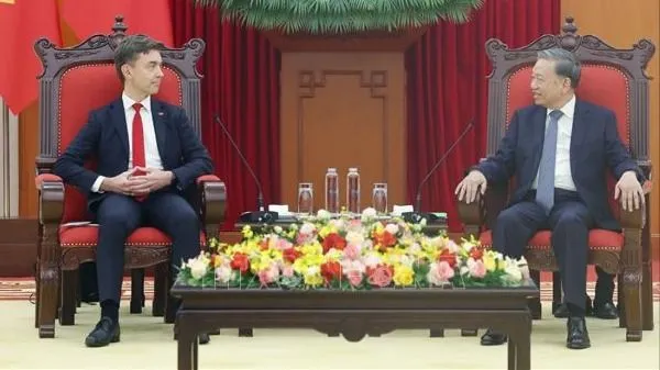 Tổng Bí thư Tô Lâm tiếp Đại sứ, Trưởng Phái đoàn Liên minh châu Âu (EU) tại Việt Nam Julien Guerrier. Ảnh: Thống Nhất/TTXVN