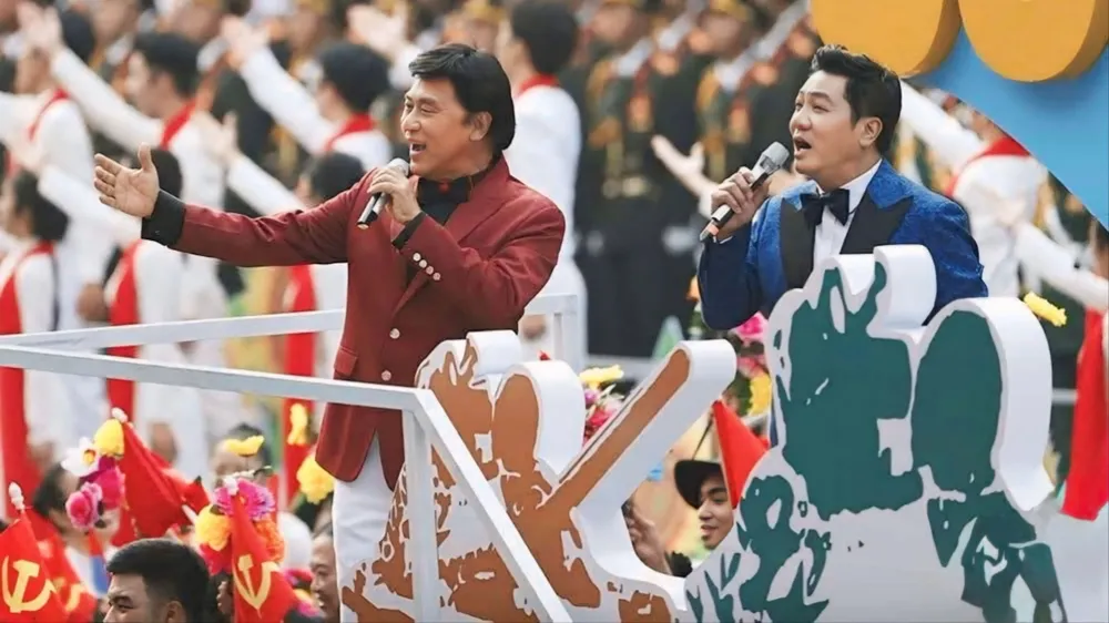 NSND Quốc Hưng và NSND Tạ Minh Tâm đã có phần biểu diễn ấn tượng sáng 30-4 tại TPHCM