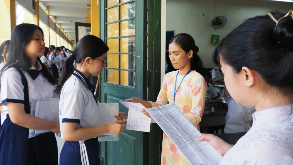 “Cầm tay chỉ việc” cho kỳ thi đặc biệt