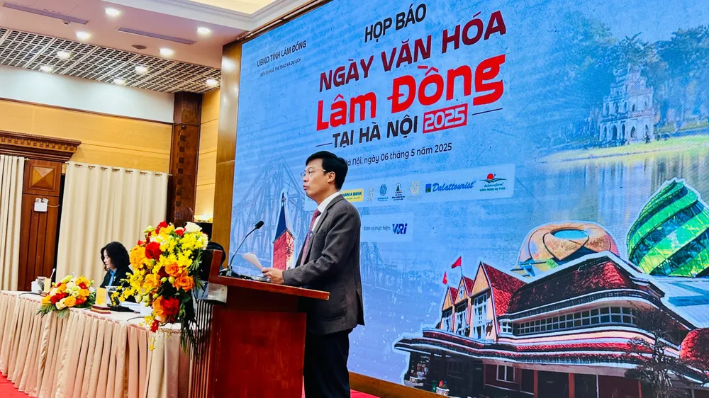 Ông Đinh Văn Tuấn, Phó Chủ tịch UBND tỉnh Lâm Đồng phát biểu tại họp báo 