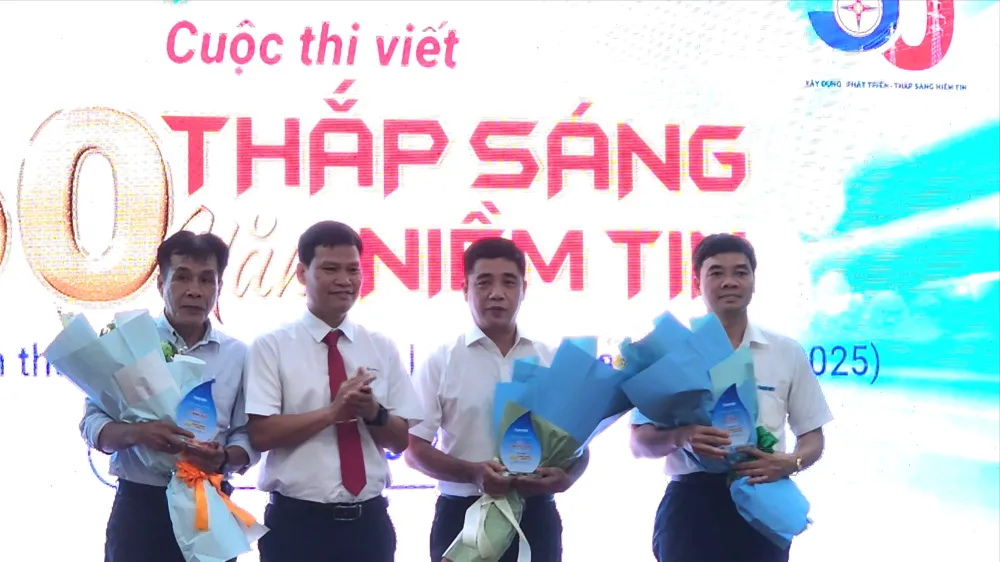 Các tác giả đoạt giải