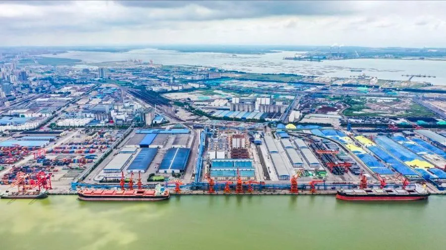 Cảng Phòng Thành Cảng thuộc Khu tự trị dân tộc Choang, tỉnh Quảng Tây, phía nam Trung Quốc. Ảnh: english.news.cn