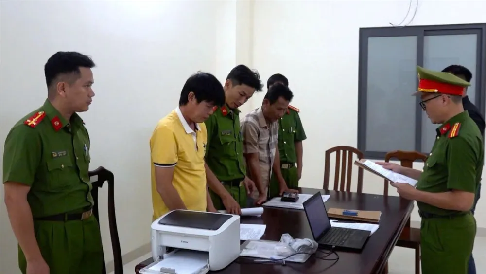 Các bị can tại cơ quan điều tra. Ảnh: CACC