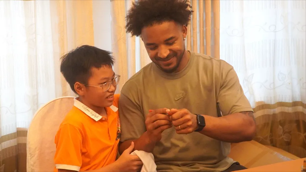 Tuyển thủ ĐTQG Nguyễn Xuân Son giao lưu với các bạn trẻ tại Giải Bóng đá thiếu niên nhi đồng – Cup Truyền hình BRT lần thứ 6 năm 2025