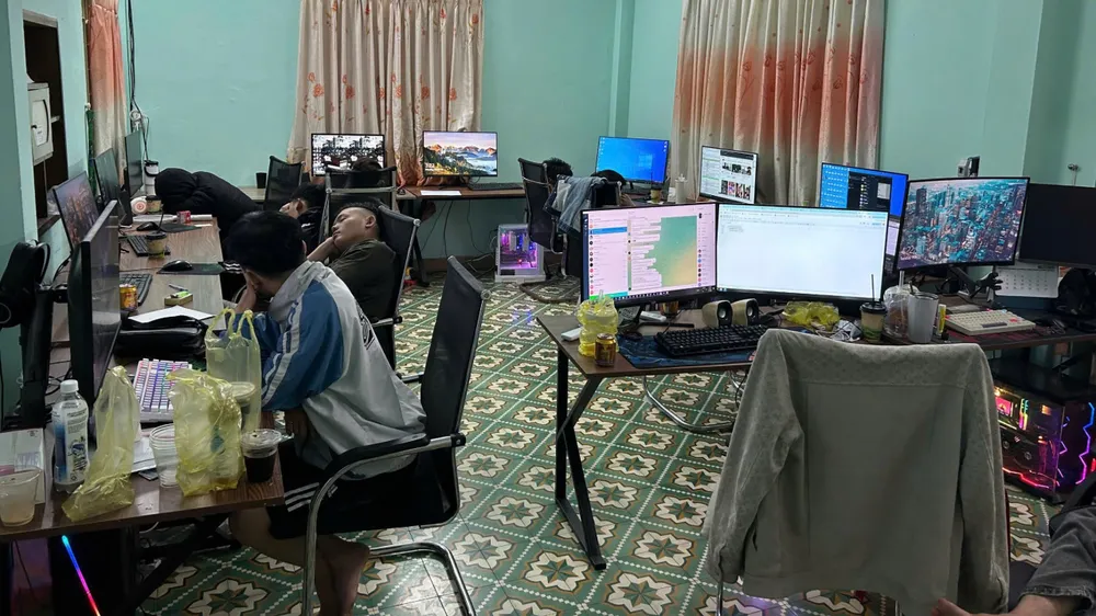 Hiện trường khi lực lượng công an kiểm tra