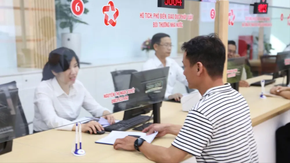 Vận hành thử nghiệm Trung tâm phục vụ hành chính công phường Thanh Khê. Ảnh: XUÂN QUỲNH