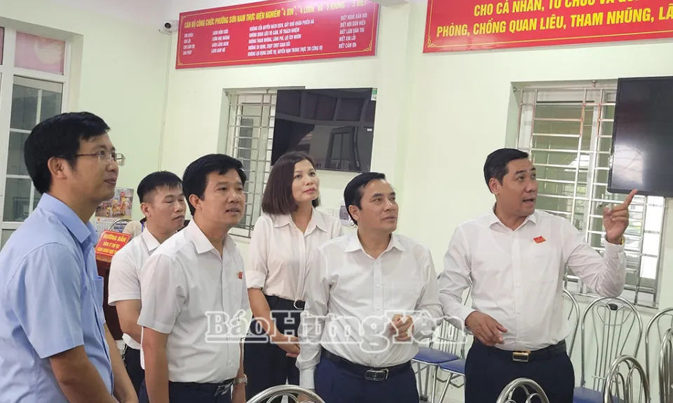 Bí thư Thành ủy Hưng Yên Phạm Huy Bình chỉ đạo việc vận hành các Trung tâm Phục vụ hành chính công của các phường, xã mới