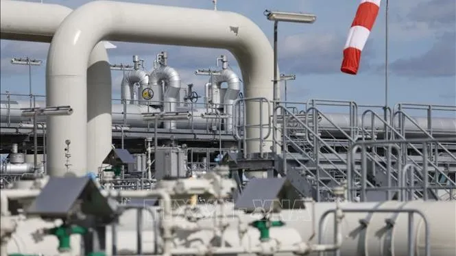 Đường ống dẫn khí đốt tại trạm trung chuyển khí đốt ở Lubmin, Đức. Ảnh: AFP/TTXVN