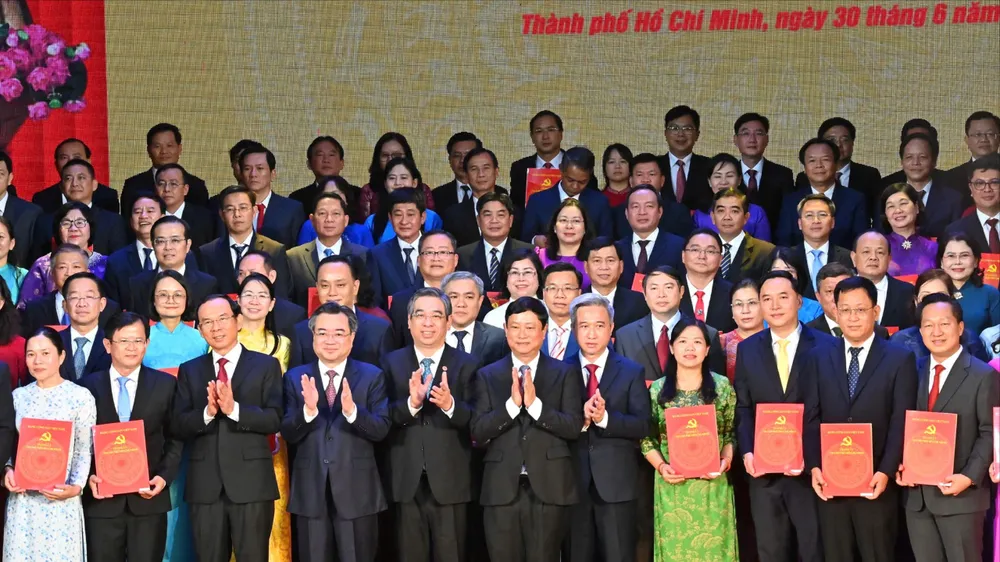 Công bố 168 bí thư phường, xã, đặc khu của TPHCM