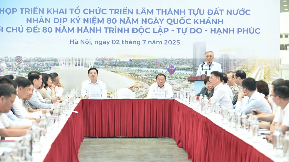Quang cảnh cuộc họp