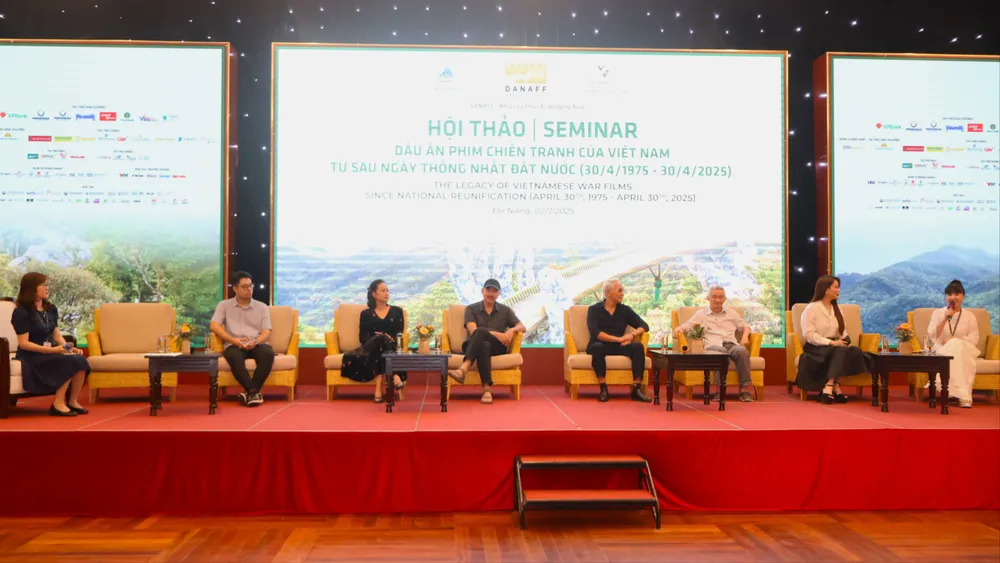 Chuyên gia cùng thảo luận tại hội thảo