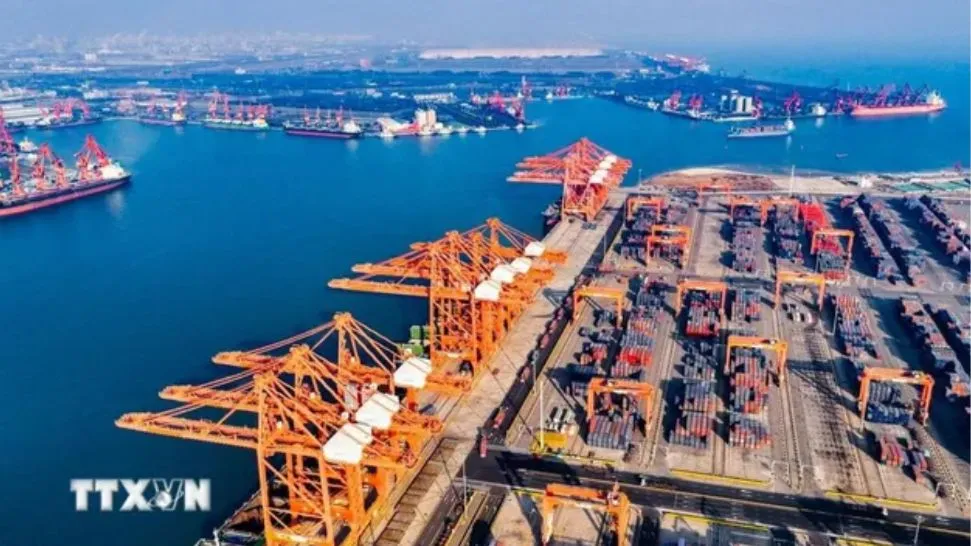 Cảng hàng hóa tại tỉnh Hà Bắc, Trung Quốc. Ảnh: minh họa: THX/TTXVN