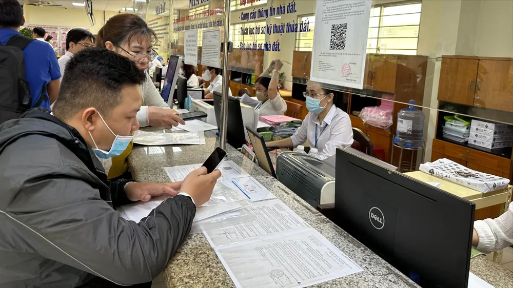 TPHCM: Cấp xã nhận gần 300 hồ sơ liên quan lĩnh vực đất đai