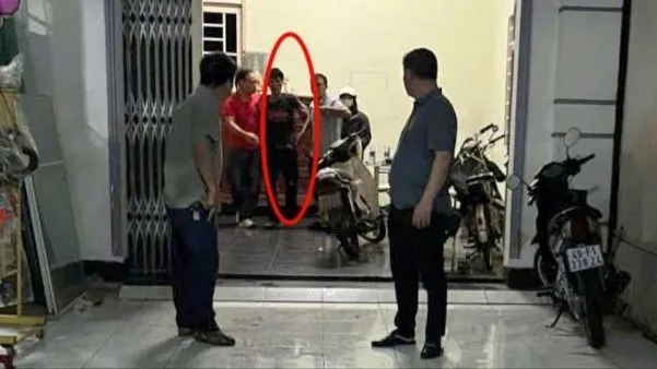 Cơ quan chức năng khống chế Nguyễn Văn Nhân rời khỏi hiện trường vụ việc