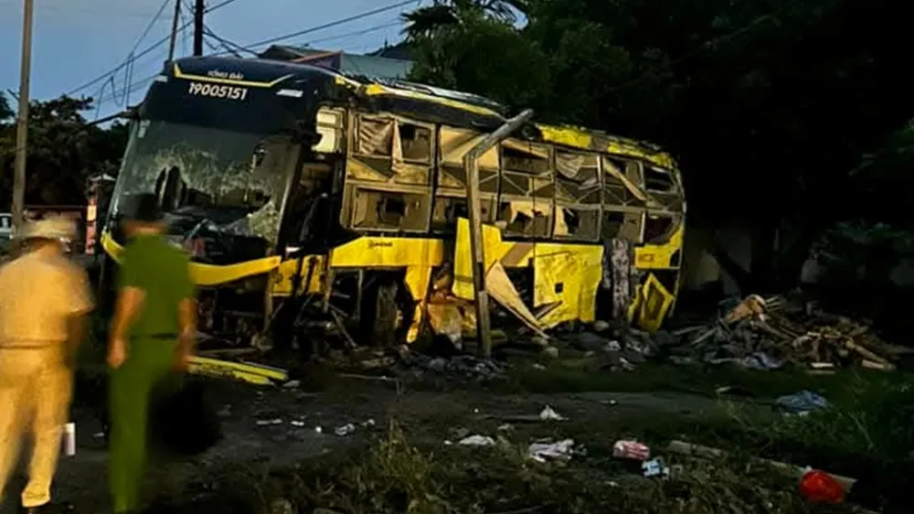 Hiện trường vụ tai nạn giao thông kinh hoàng Vụ tai nạn giao thông đặc biệt nghiêm trọng xảy ra và