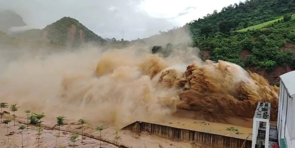 Thủy điện cấp tốc xả lũ trên dòng sông Mã ngày 1-8