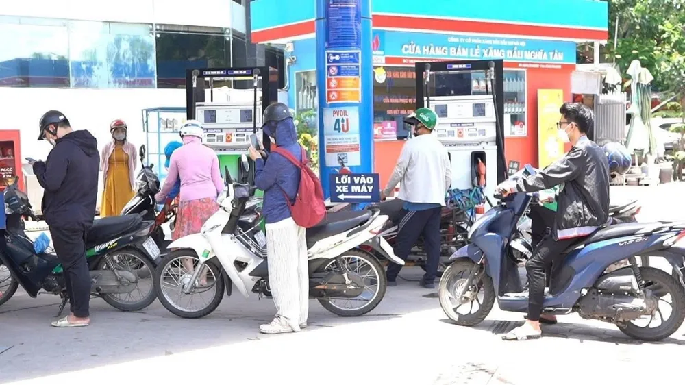 Chiều nay 7-8, giá xăng tăng lần 2 liên tiếp
