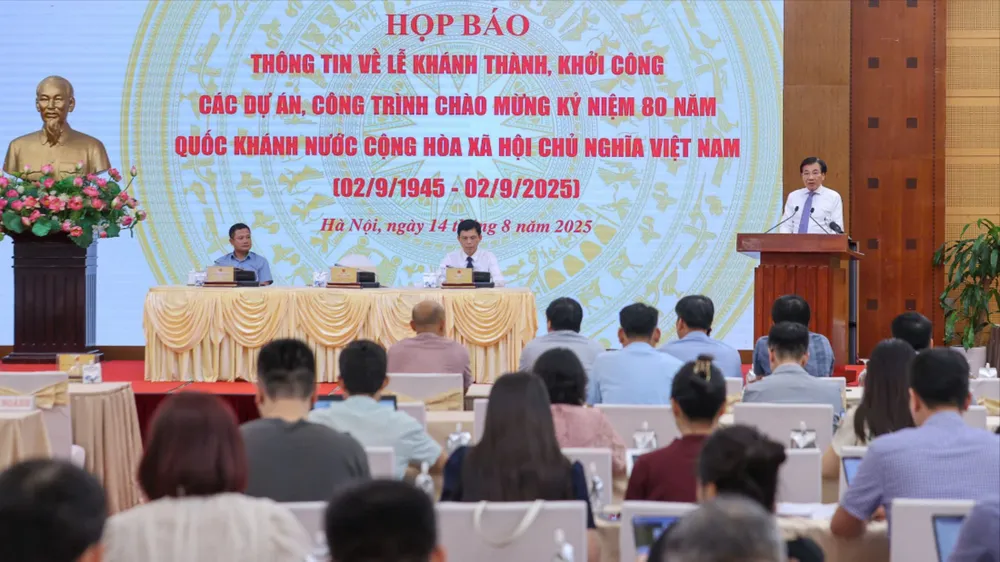 Quang cảnh họp báo. Ảnh: VIẾT CHUNG