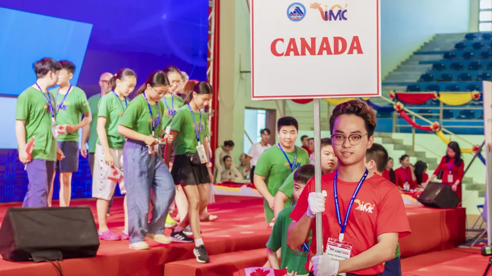 Các thí sinh đến từ Canada. Ảnh: XUÂN QUỲNH