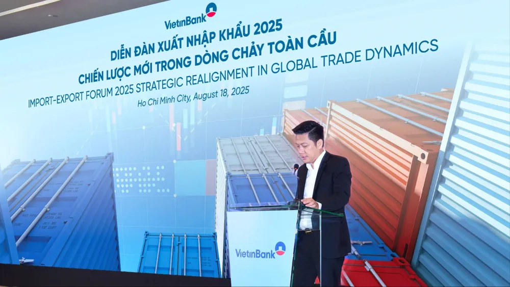 Ông Lê Duy Hải, Phó Tổng Giám đốc kiêm Giám đốc VietinBank TPHCM phát biểu khai mạc sự kiện