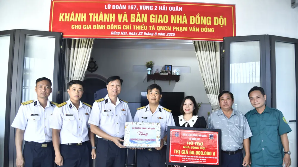 Khánh thành và bàn giao Nhà đồng đội cho quân nhân Phạm Văn Đồng, Lữ đoàn 167, Vùng 2 Hải quân