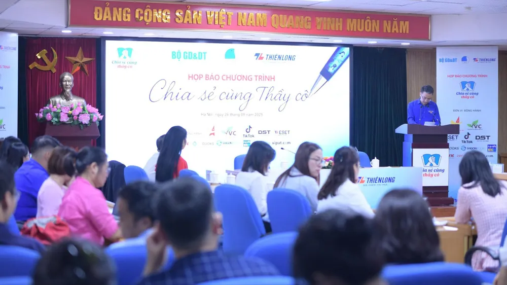 Họp báo công bố chương trình “Chia sẻ cùng thầy cô” năm 2025