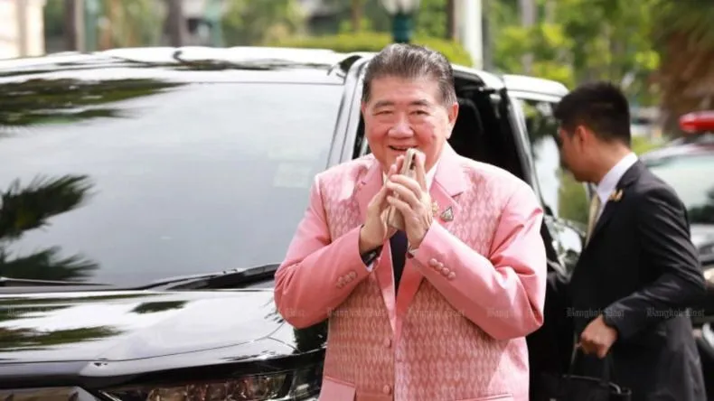 Ông Phumtham, 71 tuổi, là người giữ chức Thủ tướng lâm thời kể từ ngày 1- 7 sau khi bà Paetongtarn bị đình chỉ chức vụ.