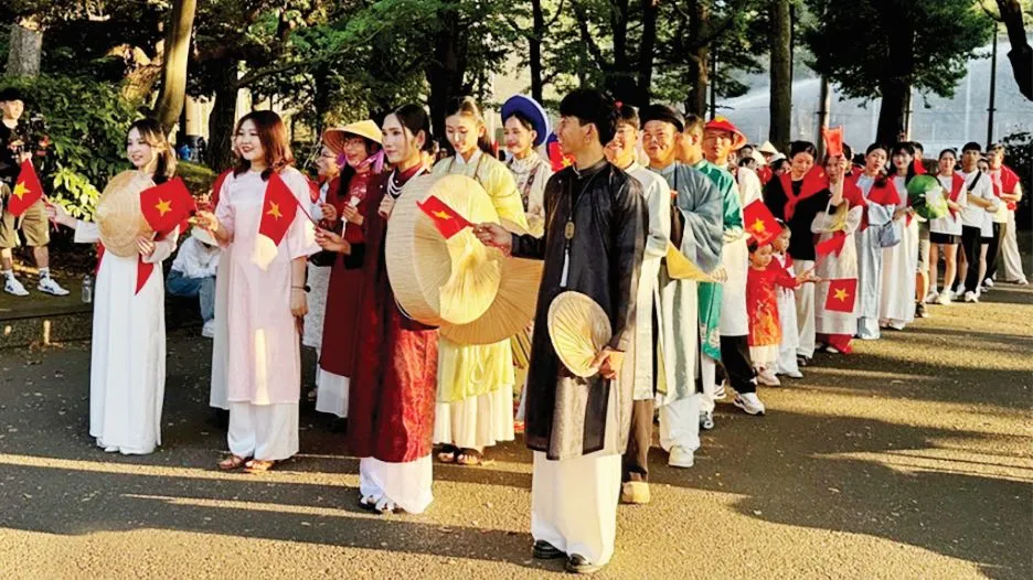 Sự kiện hưởng ứng Chiến dịch “Cùng Việt Nam tiến bước -1 tỷ bước chân tiến vào kỷ nguyên mới" ở công viên Ueno, Nhật Bản. Ảnh: TTXVN
