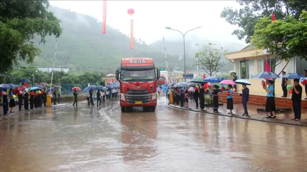 Nhộn nhịp xuất nhập khẩu dịp nghỉ lễ