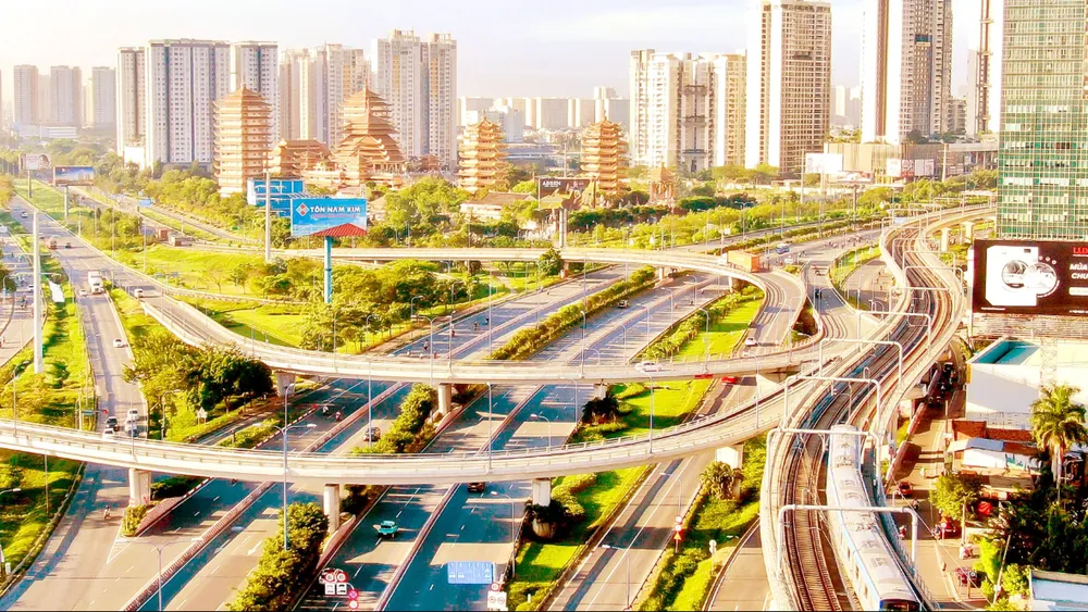 Tuyến metro số 1 (Bến Thành - Suối Tiên) được hoàn thành và đưa vào vận hành là nỗ lực rất lớn của TPHCM trong nhiệm kỳ 2020-2025. Ảnh: HOÀNG HÙNG