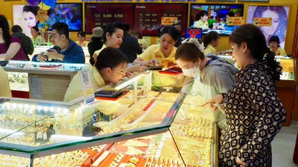 Giá vàng miếng SJC tăng gần 1 triệu đồng/lượng 