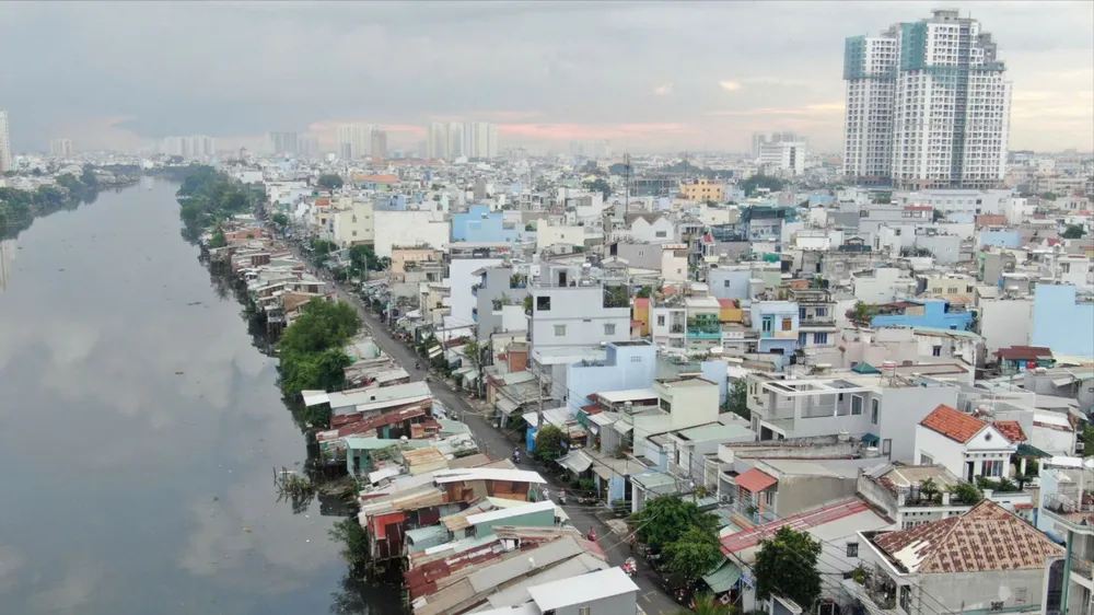 Dự án cải tạo bờ Bắc Kênh Đôi, TPHCM. Ảnh: HOÀNG HÙNG