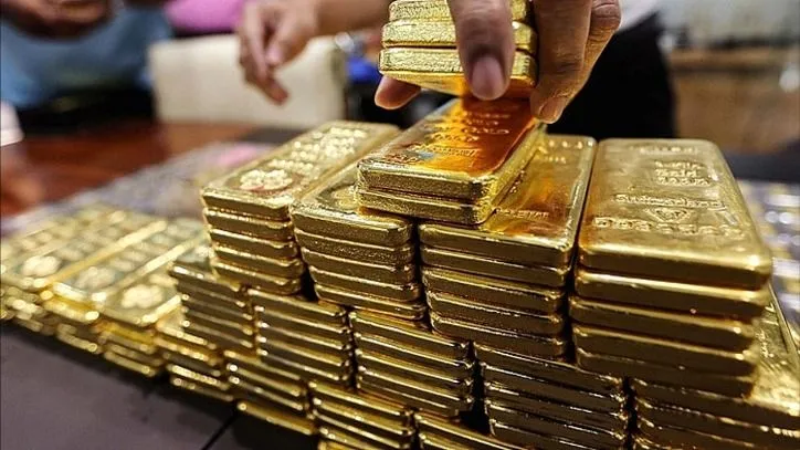 Vàng miếng SJC sáng đầu tuần vọt lên 143,6 triệu đồng/lượng