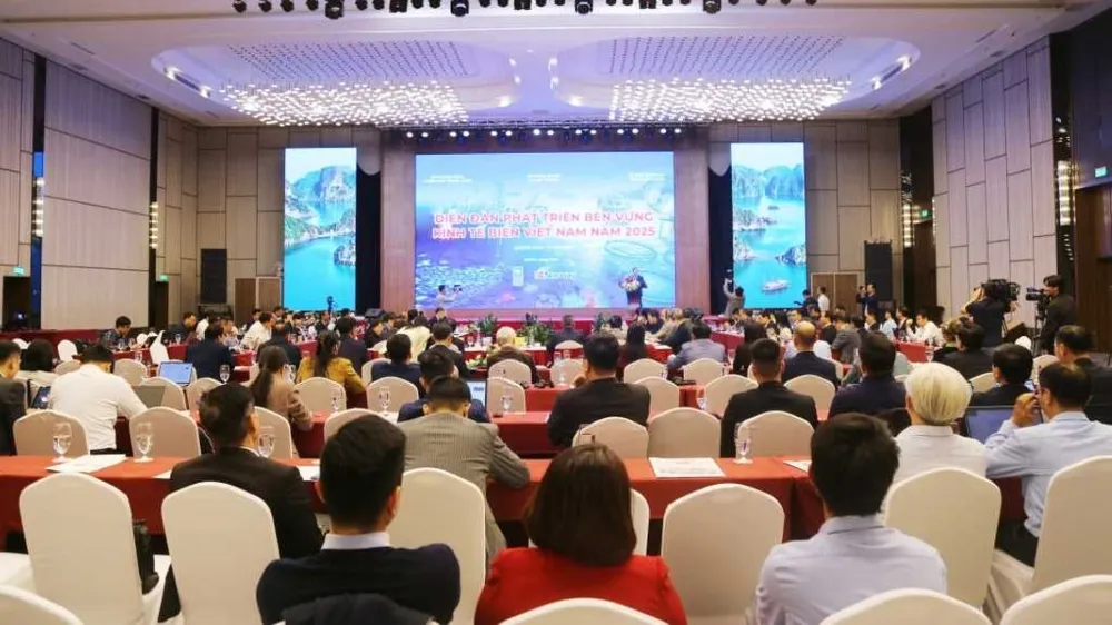 Quang cảnh diễn đàn