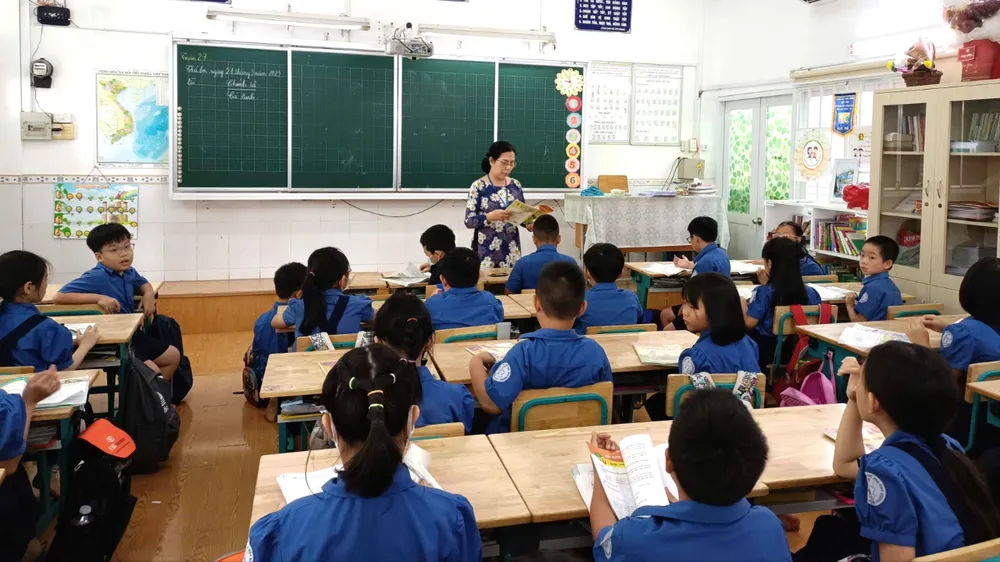 Tiểu học hiện nay là bậc học duy nhất đảm bảo 100% dạy học 2 buổi/ngày tại TPHCM. Ảnh minh họa 