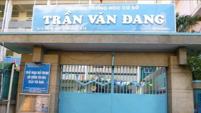 Trường THCS Trần Văn Đang (phường Tân Hòa, TPHCM) vừa tạm ngưng nhiệm vụ một giáo viên có hình thức phạt học sinh chưa phù hợp