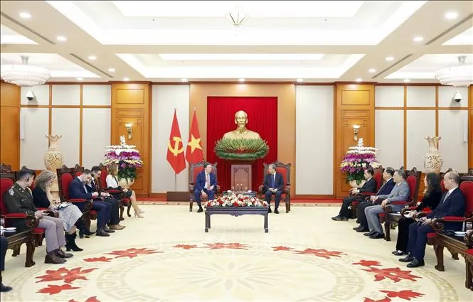 vna_potal_tong_bi_thu_to_lam_tiep_dai_su_hoa_ky_tai_viet_nam___stand (2).jpg