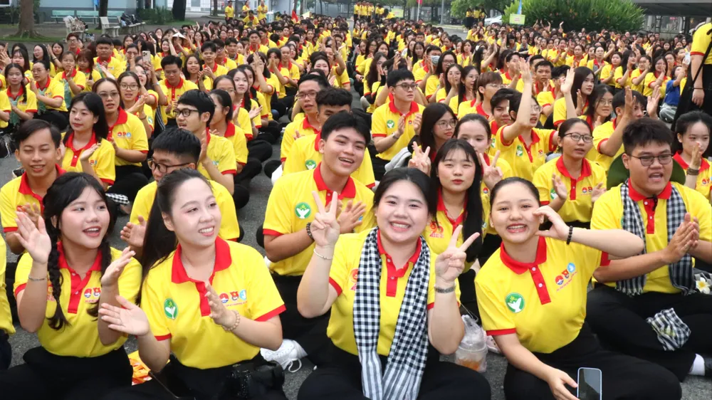 Chiến sĩ Xuân tình nguyện Học viện Cán bộ Thành phố hào hứng tham gia lễ ra quân