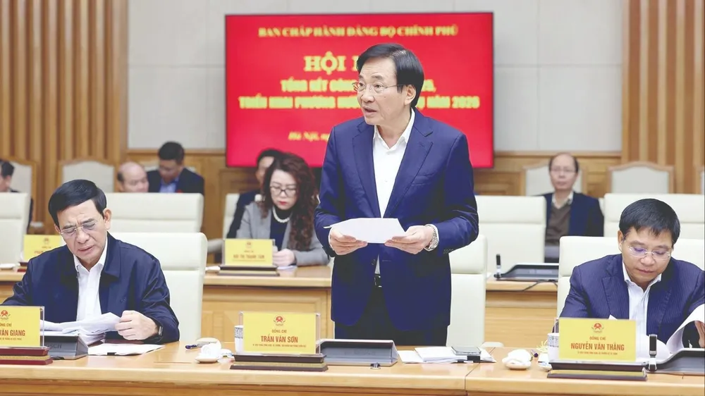 Bộ trưởng, Chủ nhiệm Văn phòng Chính phủ Trần Văn Sơn phát biểu tại hội nghị (ẢNH: TTXVN)