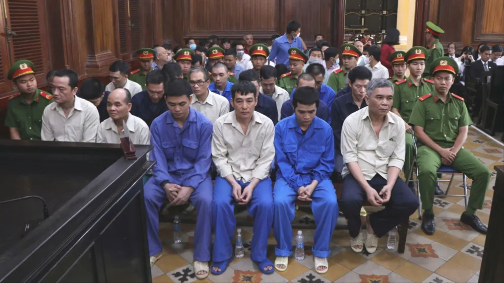 Các bị cáo tại phiên tòa. Ảnh: B.A.