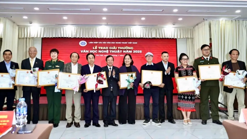 Trao giải thưởng cho các tác giả hội viên Hội Văn học nghệ thuật chuyên ngành Trung ương