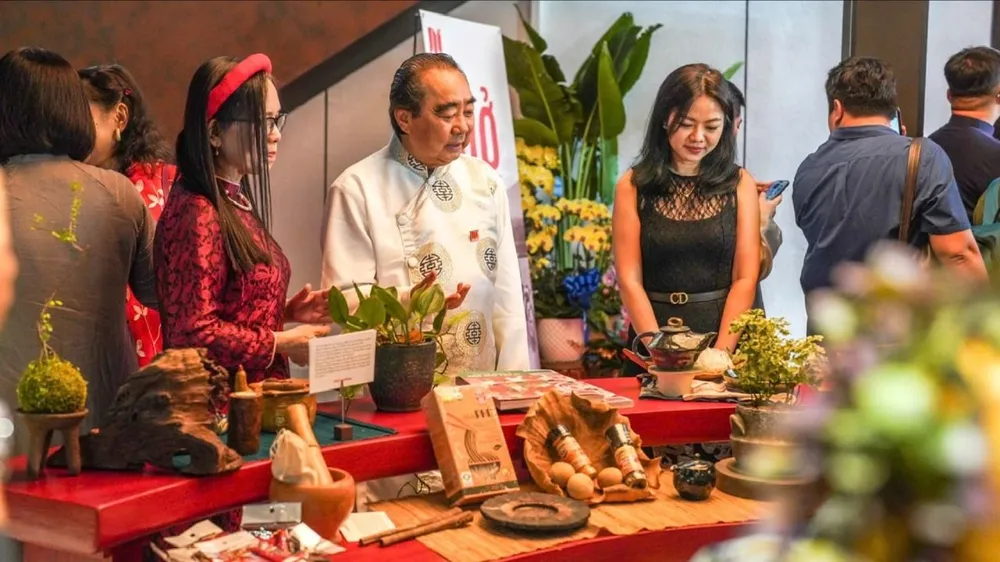 Khach tham quan bảo tàng Phở.jpg