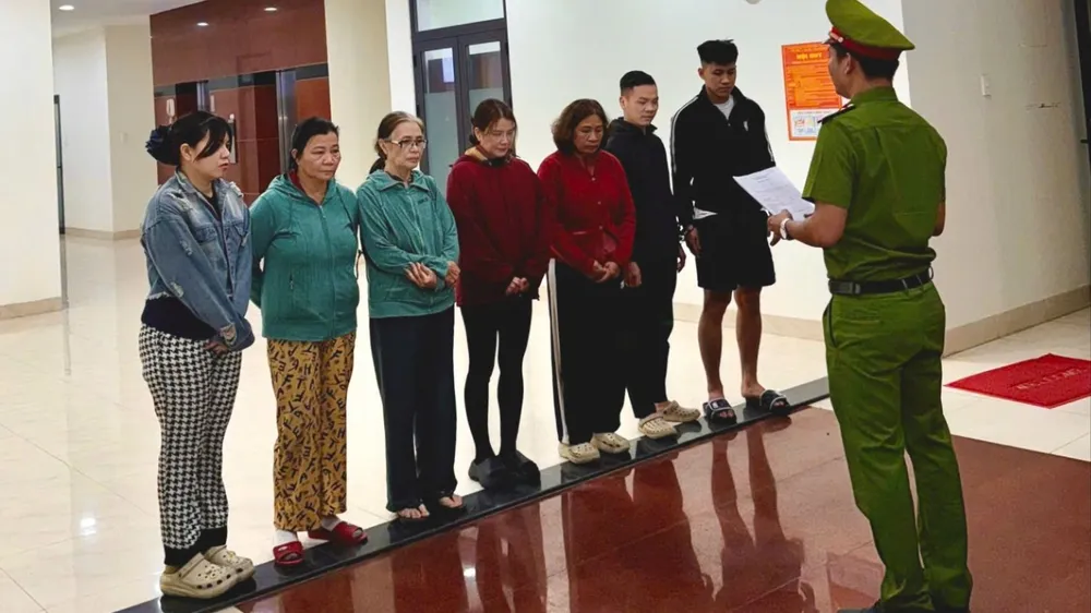 Các đối tượng tại cơ quan điều tra. Ảnh: CACC