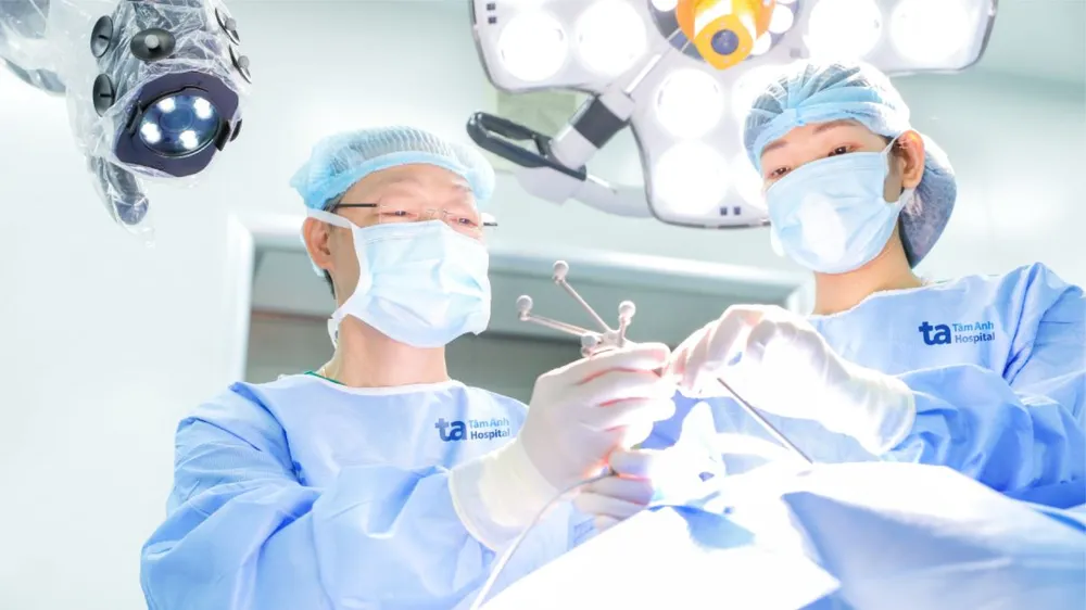 Bệnh viện Đa khoa Tâm Anh TPHCM ứng dụng Robot AI Modus V Synaptive thực hiện thành công số ca phẫu thuật não và tủy sống nhiều nhất Việt Nam và châu Á giai đoạn 2023-2025