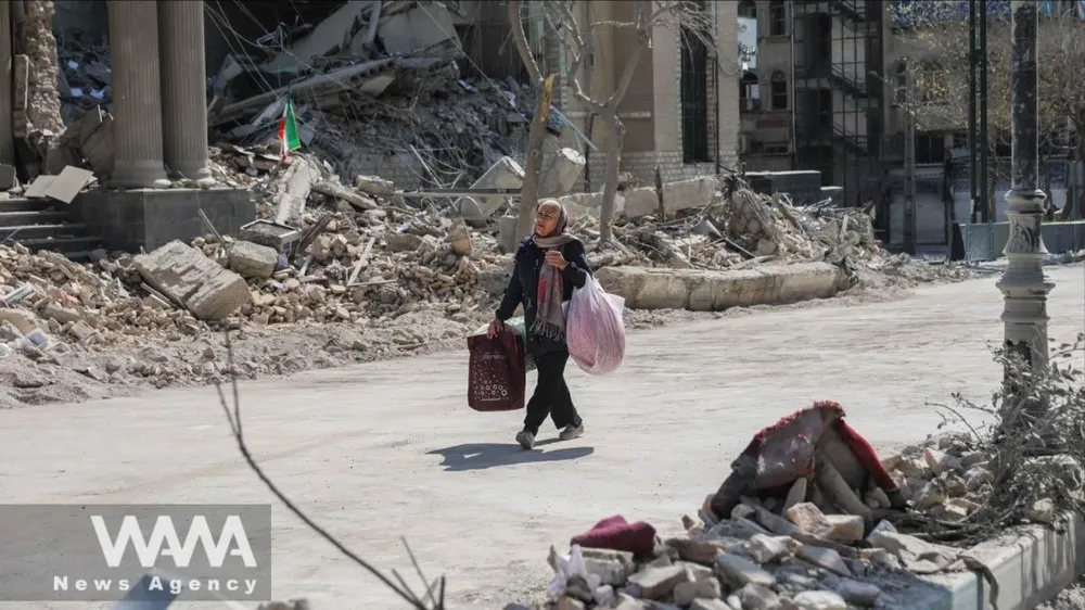 Một đồn cảnh sát của Iran ở Tehran bị Israel tấn công. Ảnh: WANA