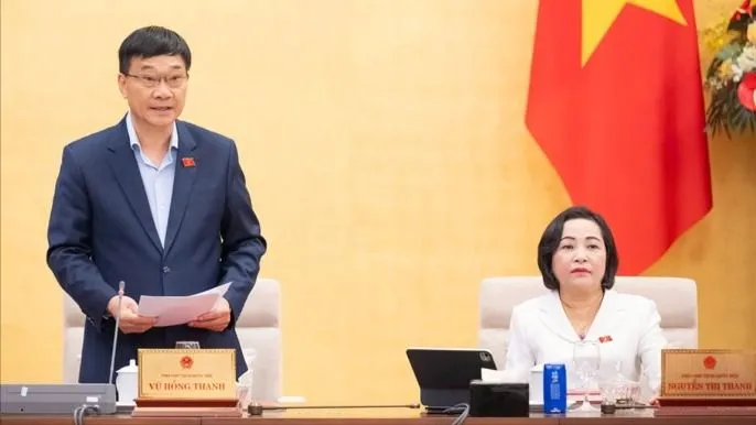 Phó Chủ tịch Quốc hội Vũ Hồng Thanh điều hành phiên họp