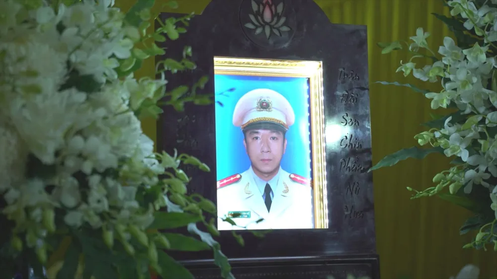 Di ảnh đồng chí Nguyễn Xuân Hải