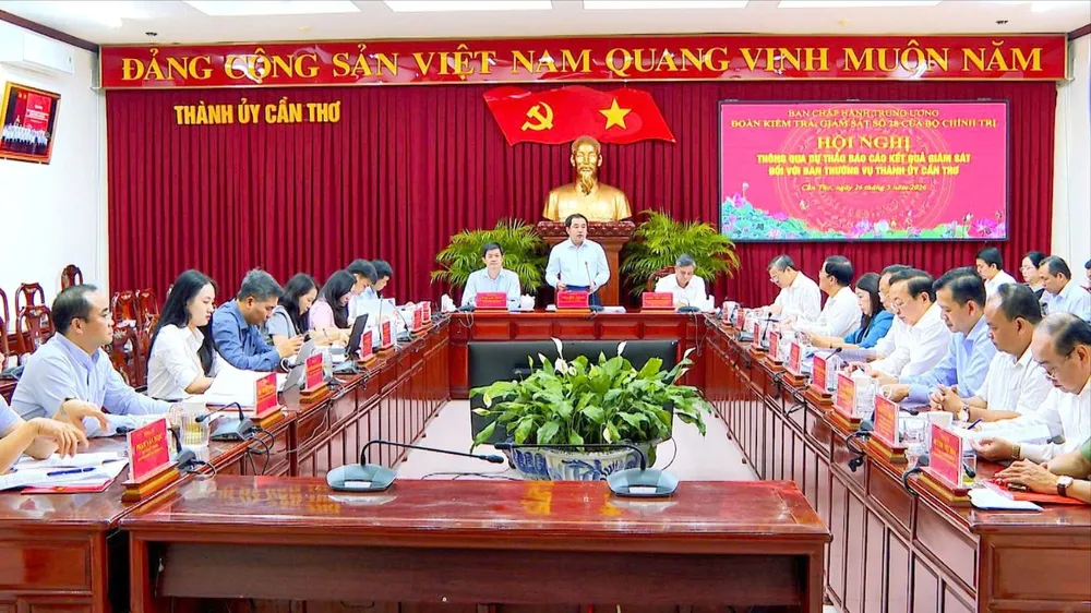 Đồng chí Trần Đức Thắng, Ủy viên Bộ Chính trị, Bộ trưởng Bộ NN-MT phát biểu tại buổi làm việc